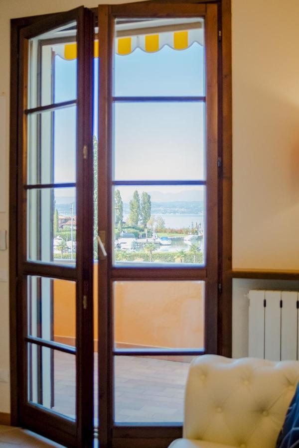 La Casa Sul Porto - Italian Homing Apartman Sirmione Kültér fotó