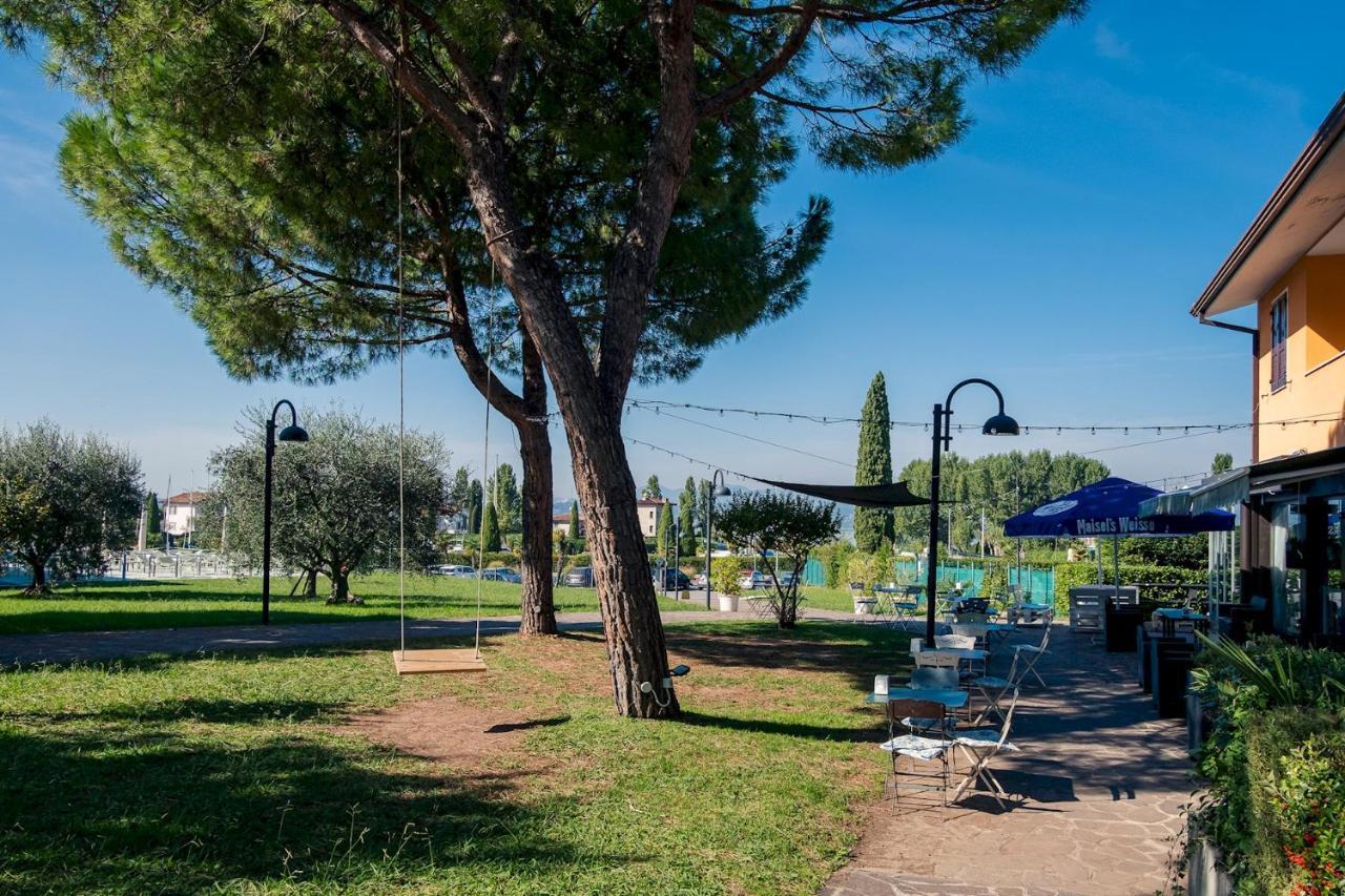 La Casa Sul Porto - Italian Homing Apartman Sirmione Kültér fotó